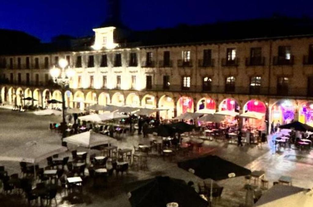 Arquitecto De La Vida- Plaza Mayor León Dış mekan fotoğraf