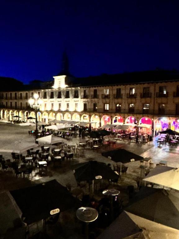 Arquitecto De La Vida- Plaza Mayor León Dış mekan fotoğraf